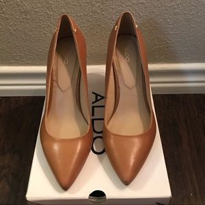 ALDO camel/tan pumps